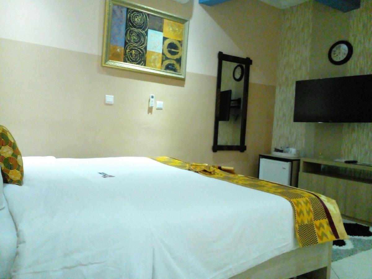 Bays Lodge, Accra Bagian luar foto